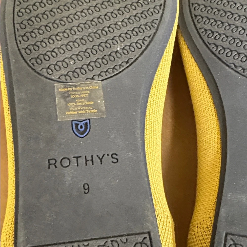 Rothy's Tan Ballet Flats with Black‎ Trim Size 9